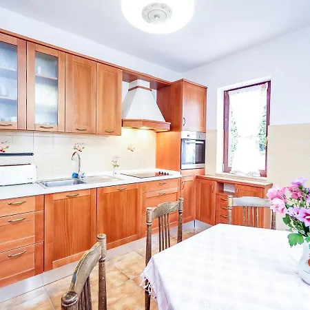 Marietta * أوماغ